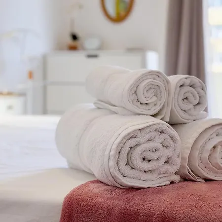 Elegant 2 Bedrooms With Balconies In * Lissabon