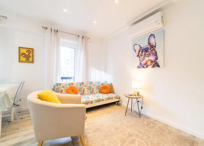 Elegant 2 Bedrooms With Balconies In Lägenhet *