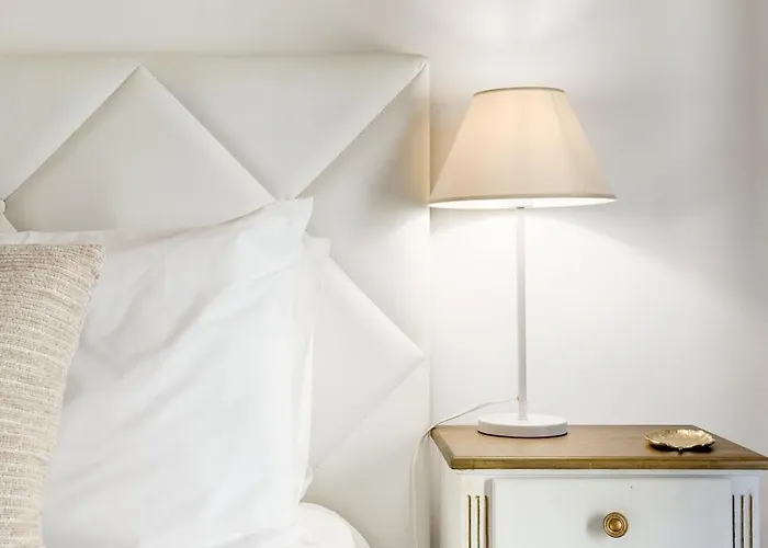 Elegant 2 Bedrooms With Balconies In