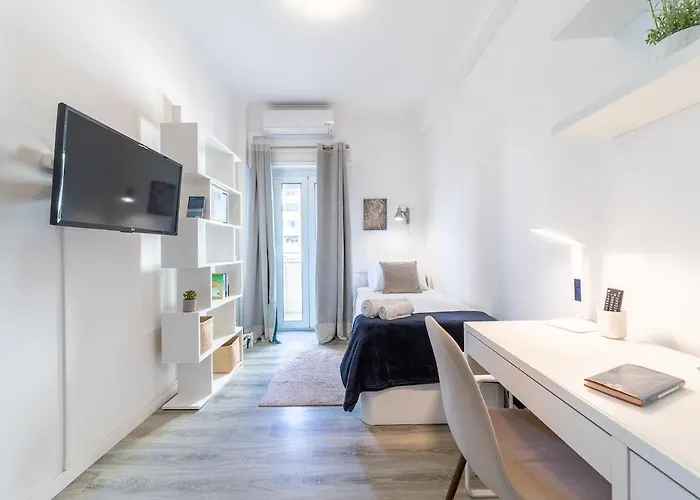 Elegant 2 Bedrooms With Balconies In Апартаменты *